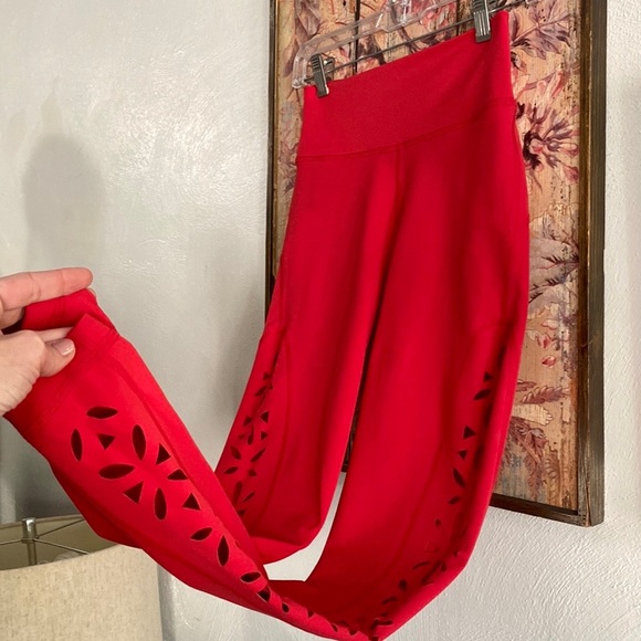 NWOT GIGI C CARBON38 BRAND STRETCH BODYCON RED LASER CUT OUT WORKOUT LEGGING M S - Picture 8 of 16